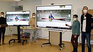 Die zwei Whiteboards sind eingerichtet und in den Lehrsälen des BRK in Haßfurt und Eltmann installiert. Das Bild zeigt von links Daniel Bloudek (Firma Ricoh), Ausbildungsleiter Wolfgang Brühl, Ingrid Böllner (Leiterin der Servicestelle Ehrenamt) und Maximilian Herring (Firma Ricoh).
