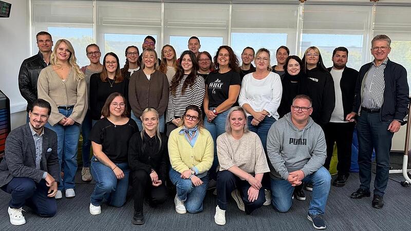 In diesem Semester haben sich 100 Studierende für den Studiengang „Berufspädagogik im Gesundheitswesen“ eingeschrieben – ein wichtiger Meilenstein. LCC In diesem Semester haben sich 100 Studierende für den Studiengang „Berufspädagogik im Gesundheitswesen“ eingeschrieben – ein wichtiger Meilenstein. LCC
