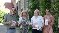 Nicolas Zenzen (Leiter Henneberg-Museum), Elfriede Böck (Leiterin Museum Herrenmühle), Annette Späth (Leiterin Museum Obere Saline) und Christina Schuhmann (Vertreterin Museen in der Schranne) stellten die neue Kooperation im Museum Obere Saline vor. Nicolas Zenzen (Leiter Henneberg-Museum), Elfriede Böck (Leiterin Museum Herrenmühle), Annette Späth (Leiterin Museum Obere Saline) und Christina Schuhmann (Vertreterin Museen in der Schranne) stellten die neue Kooperation im Museum Obere Saline vor.