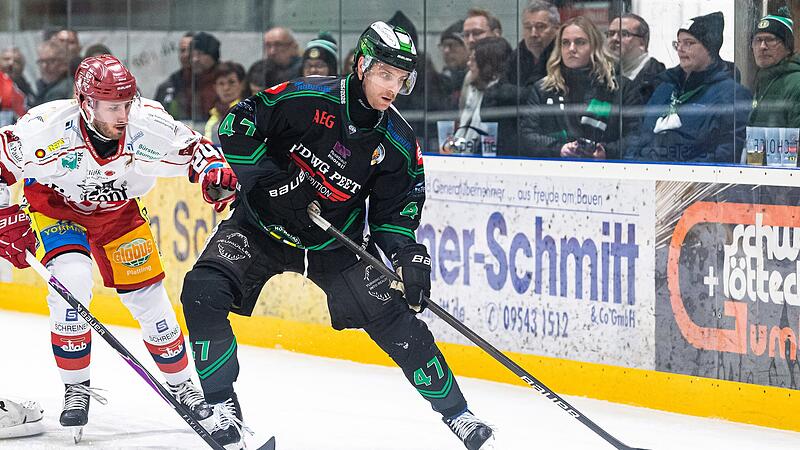 Philipp Stobbe, hier im Dezember zuhause gegen Deggendorf, ist genau wie seine Teamkollegen dankbar f&uuml;r die Spendenaktion.