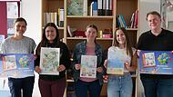 Die Gewinner wurden ausgezeichnet (v. l.): Theresa Häfner (KJR-Jugendbüro), Ariane Simo (3. Platz), Theresa Schöpf (1. Platz), Leni Glauber (2. Platz) und Thomas Wilfling (KJR-Vorsitzender). Die Gewinner wurden ausgezeichnet (v. l.): Theresa Häfner (KJR-Jugendbüro), Ariane Simo (3. Platz), Theresa Schöpf (1. Platz), Leni Glauber (2. Platz) und Thomas Wilfling (KJR-Vorsitzender).