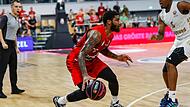 Justin Wright-Foreman spielte in der vergangenen Saison für vier Vereine auf drei Kontinenten.