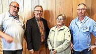 Unser Bild zeigt 1. Vorsitzenden Michael Gerlach, VdK Kreisvorsitzenden Engelbert Roith , Ehrenmitglied Marie-Luise Nieth und 2. Vorsitzenden Rudi Scheler.