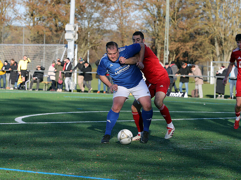 F&uuml;r Marcel Kutzelmann (links) beginnt in Burgebrach die Abschiedstour. Der Aufstiegscoach erkl&auml;rt, warum er den TSV im Sommer verl&auml;sst.