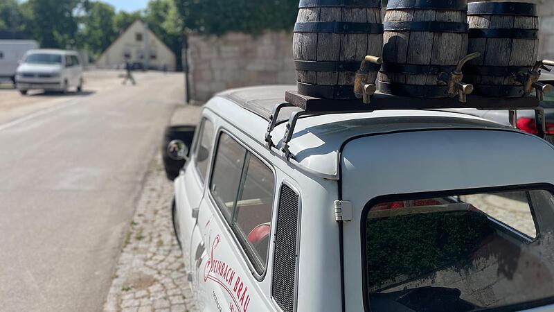 Das Bier der Brauerei Steinbach ist eine von zwei Erlanger Biermarken, die auf der Bergkirchweih ausgeschenkt werden.