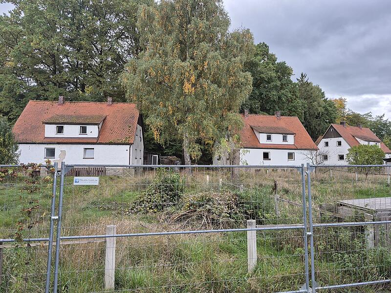 Diese Häuser in der Weißenbrunner Straße werden bald abgerissen.