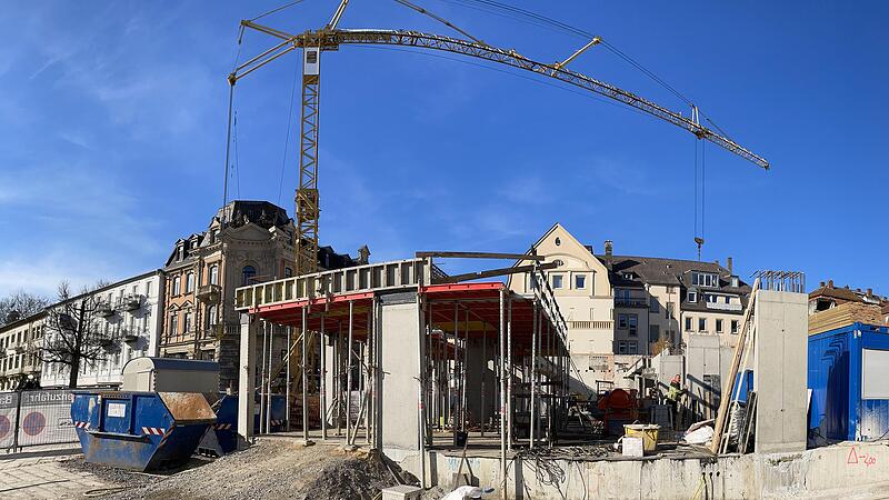 Die Arbeiten f&uuml;r das neue Sonnenhof-Hotel in Bad Kissingen auf dem fr&uuml;heren Steigenberger-Areal laufen. Hier entsteht das Parterre f&uuml;r das kleinere, zweite Hotelgeb&auml;ude.