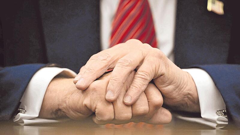 US-Pr&auml;sident Trump &ndash; auf unserem Bild  im Oval Office &ndash; empf&auml;ngt G&auml;ste mitunter nicht unbedingt freundlich. Das wird spannend f&uuml;r Friedrich Merz.