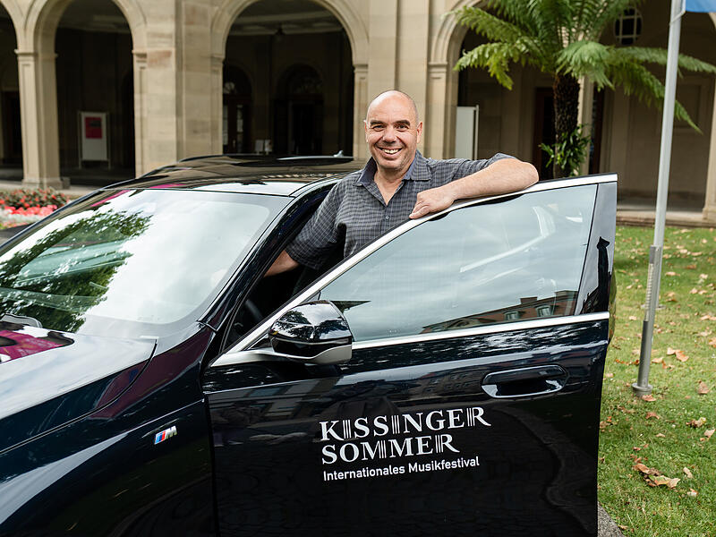 Herbert Back ist eigentlich Schreiner. Im Kissinger Sommer wird er zum Chauffeur der Stars.