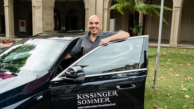 Herbert Back ist eigentlich Schreiner. Im Kissinger Sommer wird er zum Chauffeur der Stars.