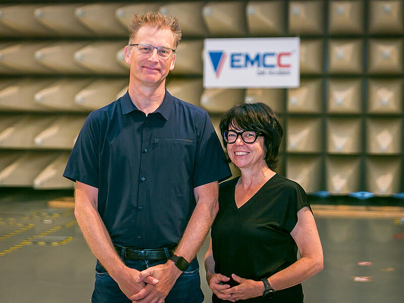 EMCC Dr. RašekForchheim & Fränkische Schweiz Die beiden Geschäftsführer von EMCC Dr. Rasek: Andreas Abach und Nathalia Rašek-Abach