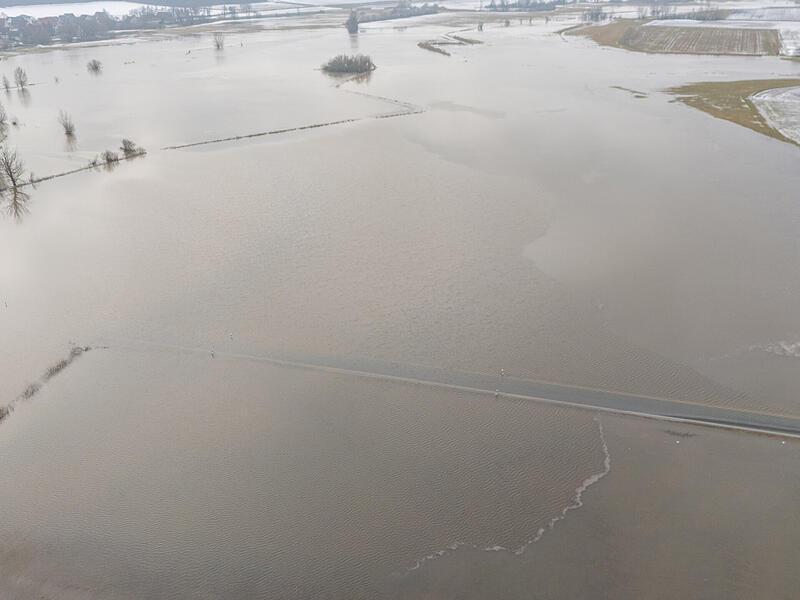 Hochwasseralarm im Aischgrund: Das Wasserwirtschaftsamt N&uuml;rnberg gibt eine Hochwasserwarnung vor Ausuferungen und &Uuml;berschwemmungen in der Stadt Erlangen und im Landkreis Erlangen-H&ouml;chstadt heraus.