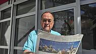 Herbert Danzer, Oberst a.D., informiert sich ständig über die Situation im Angriffskrieg auf die Ukraine.