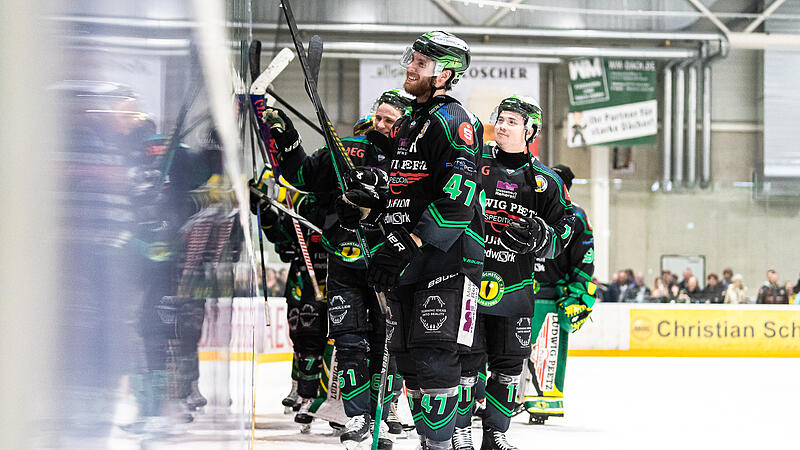 Philipp Stobbe (vorne) hat ein interessantes f&uuml;nftes Jahr im Trikot des H&ouml;chstadter EC hinter sich. Teil 1 der Saison-Einzelkritik bewertet die Torh&uuml;ter und Verteidiger der Alligators.