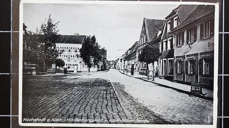 Blick vom einstigen Hindenburgplatz auf die ehemalige Adolf-Hitler-Stra&szlig;e in H&ouml;chstadt.