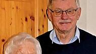 Litzendorfs Erster Bürgermeister Wolfgang Möhrlein mit der Jubilarin Ottilie Stahler. Litzendorfs Erster Bürgermeister Wolfgang Möhrlein mit der Jubilarin Ottilie Stahler.