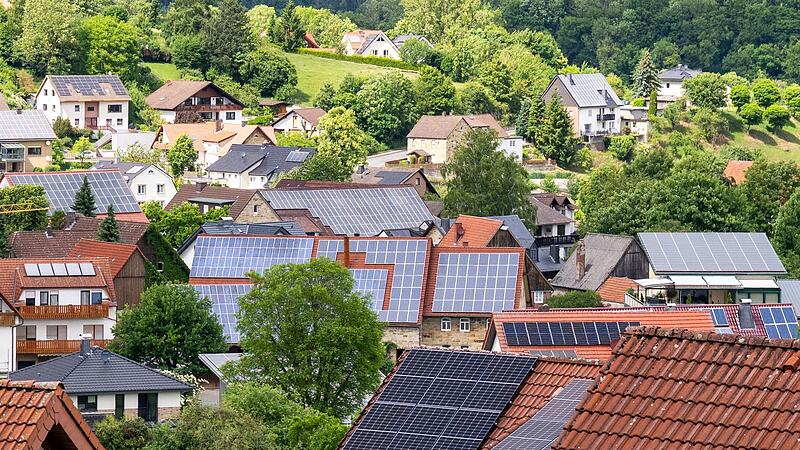 Solaranlagen auf Dächern. Solaranlagen auf Dächern.