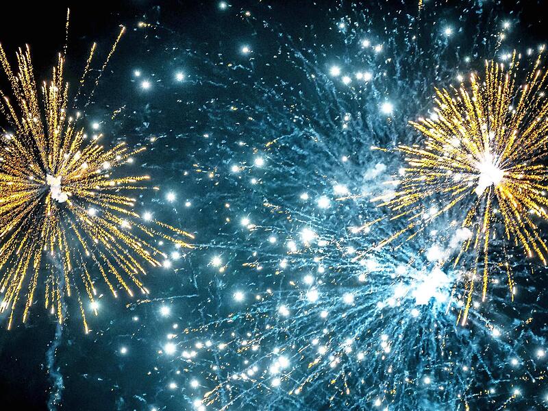 Es gibt ein Feuerwerk der guten Laune auch ohne Knall und Rauch &ndash; am Ende ist es wohl eine Geschmacksfrage.