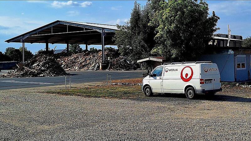 Auf dem Veolia-Gel&auml;nde in Zapfendorf wird derzeit ausschlie&szlig;lich Holz verbrannt. Das wollte das Unternehmen &auml;ndern.