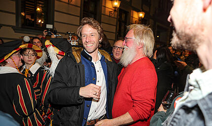 Sebastian Niedermaiers Wahlsieg und die Feier in Bildern