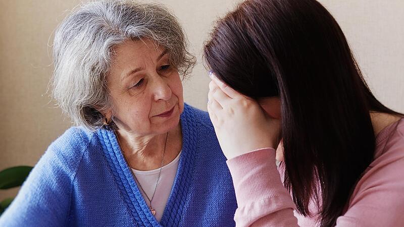 Ein Kompetenznetzwerk will pflegenden Angeh&ouml;rigen mit verschiedenen Angeboten Erleichterung verschaffen.