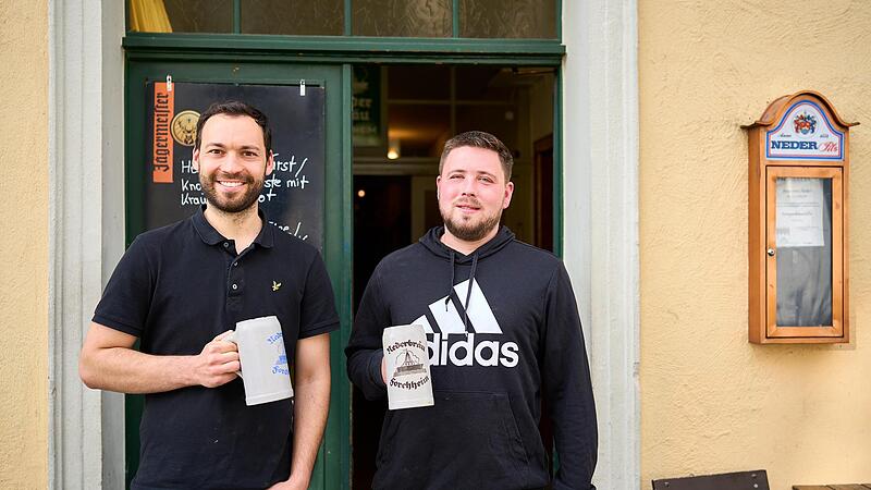 Mohnlein und ThiermeyerForchheim & Fränkische Schweiz Die letzten Fragezeichen sind ausgeräumt, nach Gesprächen zwischen Nicholas Mohnlein (links) und Neder-Braumeister Rafael Thiermeyer ist klar: Auch künftig wird es auf dem Neder Keller Bier aus der Brauerei Neder geben.