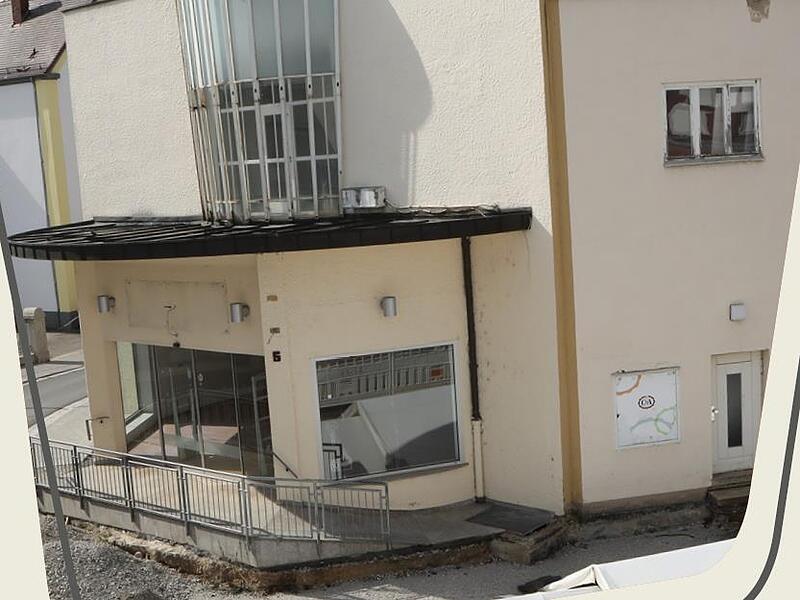 Alleine in der Innenstadt stehen 20 gewerbliche Objekte, wie das ehemalige C&A im Foto, leer.Forchheim & Fränkische Schweiz Alleine in der Innenstadt stehen 20 gewerbliche Objekte, wie das ehemalige C&A im Foto, leer.Forchheim & Fränkische Schweiz