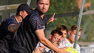 Jochen Staniszewski ist bis Ende August nicht Co- sondern Cheftrainer des FC Herzogenaurach. Ohne den urlaubenden Jan Gr&auml;&szlig;el gab es in Erlangen sieben St&uuml;ck.