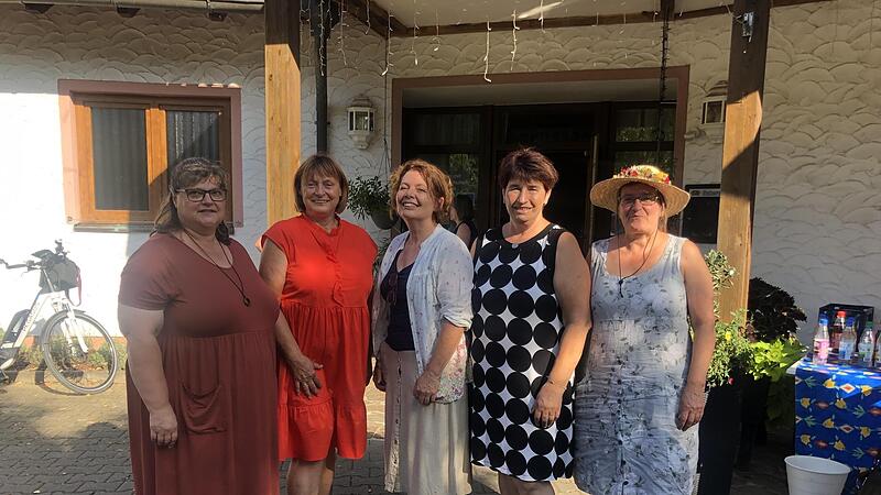 Am Hausgartentag waren beteiligt: (von links)  Referentin Martina Keller, Kreisbäuerin Edeltraud Häusler, Referentin Brigitte Goss, stv. Kreisbäuerin Helene Greubel, Referentin und Oberthulbas dritte Bürgermeisterin Margot Schottdorf