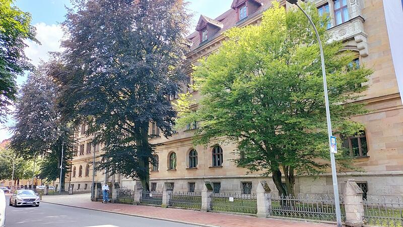 Im Bamberger Justizgeb&auml;ude am Wilhelmsplatz 1 wird ab September gegen den ehemaligen Gesch&auml;ftsleiter der Staatsanwaltschaft verhandelt.