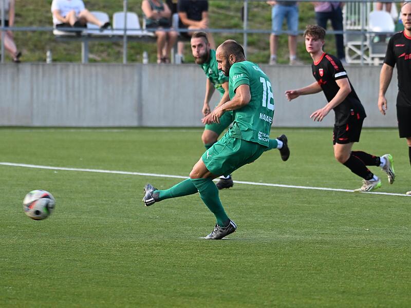 Gegen Neumarkt noch vom Elfmeterpunkt erfolgreich, musste der Neudrossenfelder Routinier Anton Makarenko kurz vor der Halbzeitpause ausgewechselt werden.