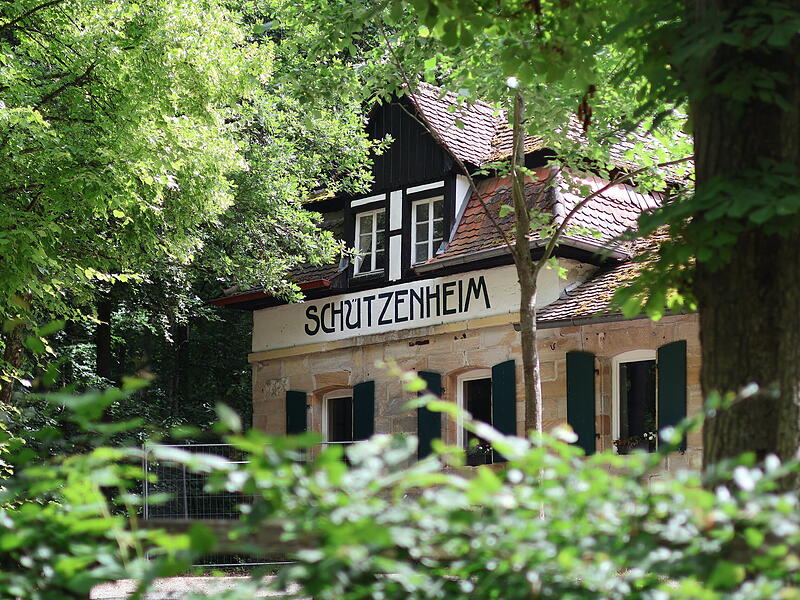 Schützenheim und Schützenkeller Forchheim: Annafest-Wirt steht festForchheim & Fränkische Schweiz Schützenkeller und Schützenheim gehören der Hauptschützengesellschaft Forchheim. Nun ist klar, wer den Keller zum Annafest bewirtet.