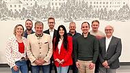 Der neue Guttenberger Gemeinderat mit Bürgermeisterin (v.l.): Kathrin Maier, Stefan Söllner, Otto Kreil (stellv. Bgm.), Philip Laaber, Stefanie Meister (Bürgermeisterin), Frank Müller, Richard Meyer, Karl-Heinz Witzgall und Michael Leitner. Der neue Guttenberger Gemeinderat mit Bürgermeisterin (v.l.): Kathrin Maier, Stefan Söllner, Otto Kreil (stellv. Bgm.), Philip Laaber, Stefanie Meister (Bürgermeisterin), Frank Müller, Richard Meyer, Karl-Heinz Witzgall und Michael Leitner.