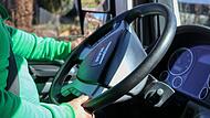 Bad Kissingen: Lkw-Fahrer schwer verletzt - Feuerwehr mit 30 Mann im Einsatz Symbolbild: Lkw, Lkw-Fahrer
