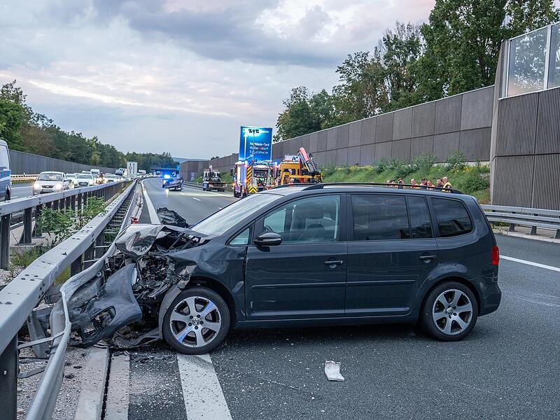 Sechs Verletzte sind die Folge der beiden Unfälle in kürzester Zeit.Forchheim & Fränkische Schweiz Sechs Verletzte sind die Folge der beiden Unfälle in kürzester Zeit.Forchheim & Fränkische Schweiz