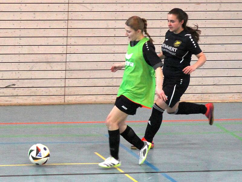 Rosalie Kotschy (schwarzes Trikot) gelang im Duell mit der SG Michelau/Roth der 1:0-Siegtreffer für die am Ende zweitplatzierte Spvg Eicha. Rosalie Kotschy (schwarzes Trikot) gelang im Duell mit der SG Michelau/Roth der 1:0-Siegtreffer für die am Ende zweitplatzierte Spvg Eicha.