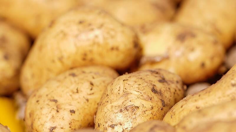 Statt dem bereits bezahlten Handy hatte ein Mann nur Kartoffeln in seinem Paket.