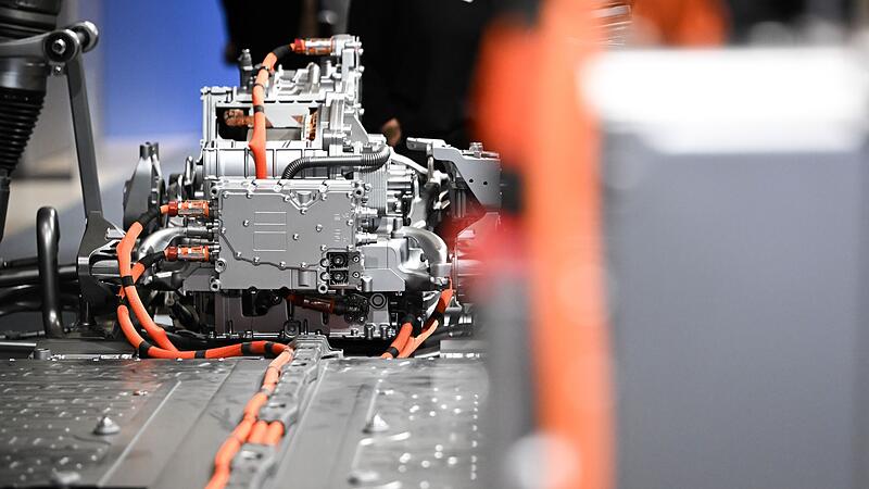 Fahrgestell mit Batterie für ein E-Auto Fahrgestell mit Batterie für ein E-Auto