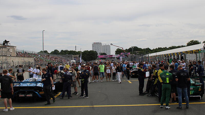 Die schönsten Impressionen von der DTM 2025 am Norisring am Sonntag. Hier ein Blick auf die Startaufstellung.DTM Norisring 2025: Die besten Impressionen vom Sonntag Die schönsten Impressionen von der DTM 2025 am Norisring am Sonntag. Hier ein Blick auf die Startaufstellung.