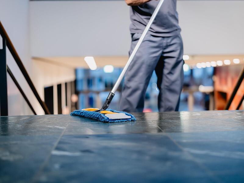 Reinigungskräfte arbeiten oft auf Minijob-Basis. Reinigungskräfte arbeiten oft auf Minijob-Basis.