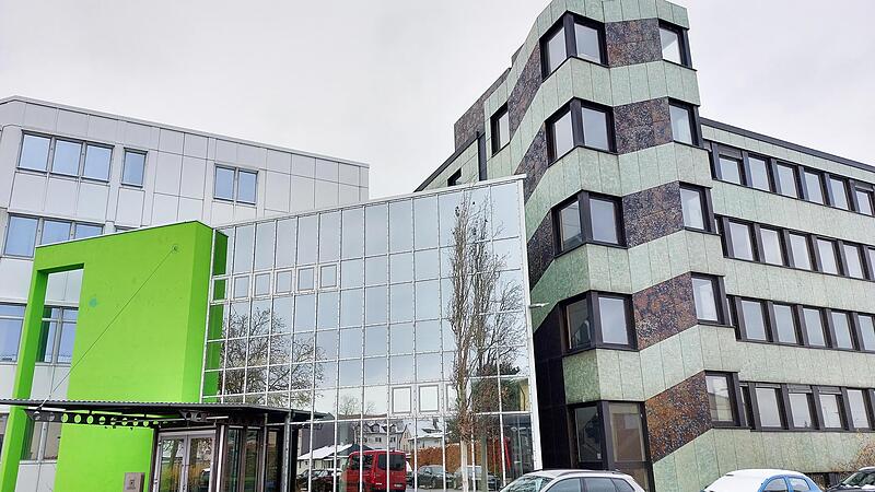 Benzstraße 9 in Bamberg-Nord: In zwei der vier Gebäudeteile mit einer Gesamtfläche von 8540 Quadratmetern sollen im Fall einer akuten Notsituation bis zu 200 Geflüchtete untergebracht werden können.