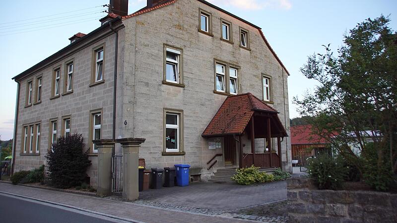 Durch einen Hublift soll der Kindergarten Prölsdorf im Erdgeschoss barrierefrei werden. Alle weiteren Maßnahmen der Generalsanierung im Erdgeschoss werden von außen nicht sichtbar sein.