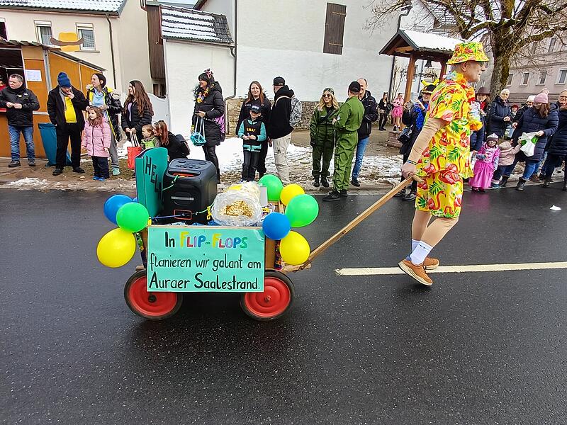 Rosenmontagszug in Aura