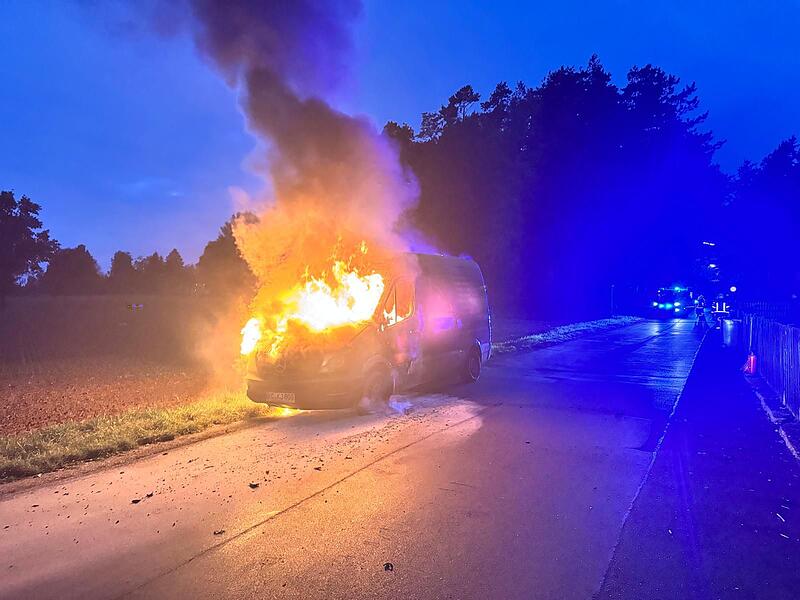 Mercedes Sprinter Brand in Gehülz: Zeugen gesucht