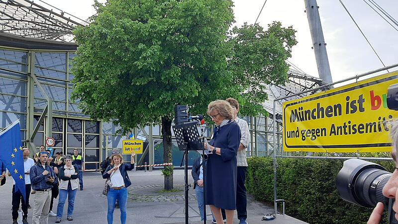 Knobloch demonstriert gegen Roger Waters