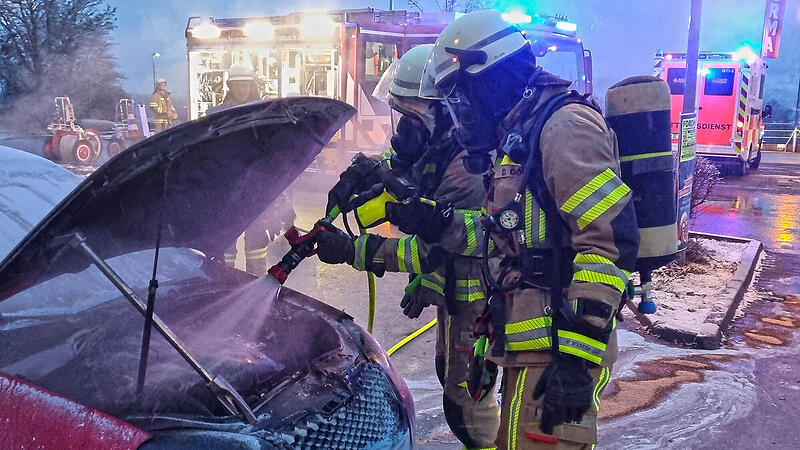 In Kirchehrenbach geriet am Donnerstag ein Auto in Brand.Forchheim & Fränkische Schweiz In Kirchehrenbach geriet am Donnerstag ein Auto in Brand.