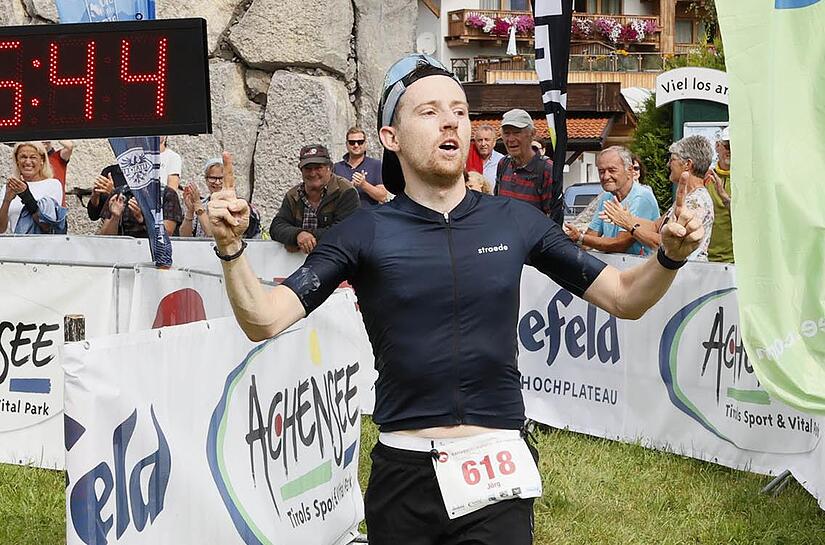 Im Ziel nach zwei Stunden und 54 Minuten: Nach jahrelangem Leid hat J&ouml;rg Zenkel Ende August den Karwendel-Marsch &uuml;ber 52 Kilometer geschafft.