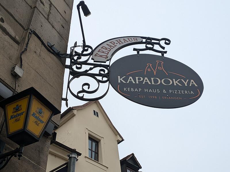 Im ehemaligen Kapadokya in Erlangen wollten sich Gastronomen aus Herzogenaurach ein zweites Standbein aufbauen. Nun ist das Paar wegen eklatanter Hygieneverst&ouml;&szlig;e in ihrem Restaurant angeklagt worden.