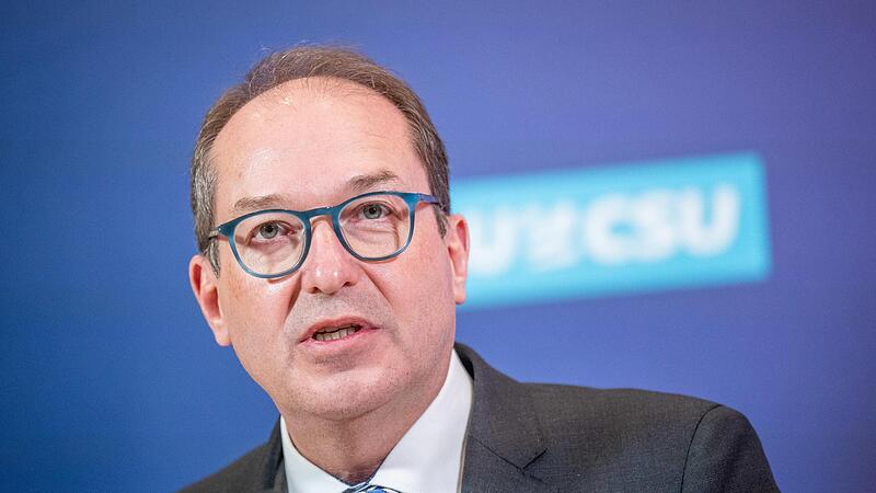 Er traut dem Kanzler die Kehrtwende nicht mehr zu: CSU-Landesgruppenchef Alexander Dobrindt. Er traut dem Kanzler die Kehrtwende nicht mehr zu: CSU-Landesgruppenchef Alexander Dobrindt.