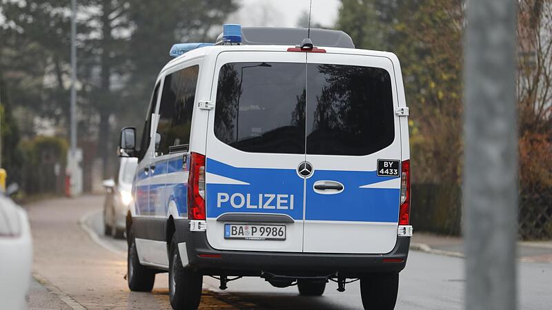 Wie hier am Mittwochmorgen in Feucht waren auch in Kirchehrenbach zahlreiche Polizeibeamte im Einsatz, um Thomas M. festzunehmen.Forchheim & Fr&auml;nkische Schweiz